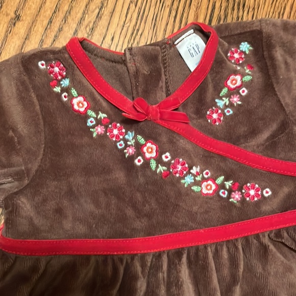 Like new Gap brown velour dress with matching bloomers - Picture 2 of 15